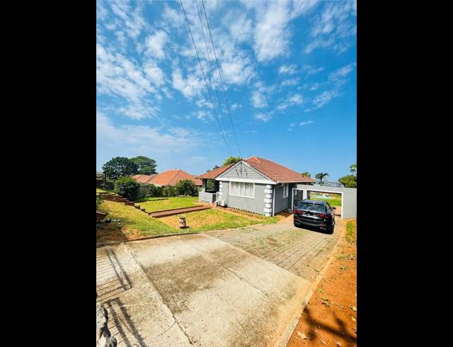 4 BEDROOM HOUSE FOR SALE IN WOODLANDS